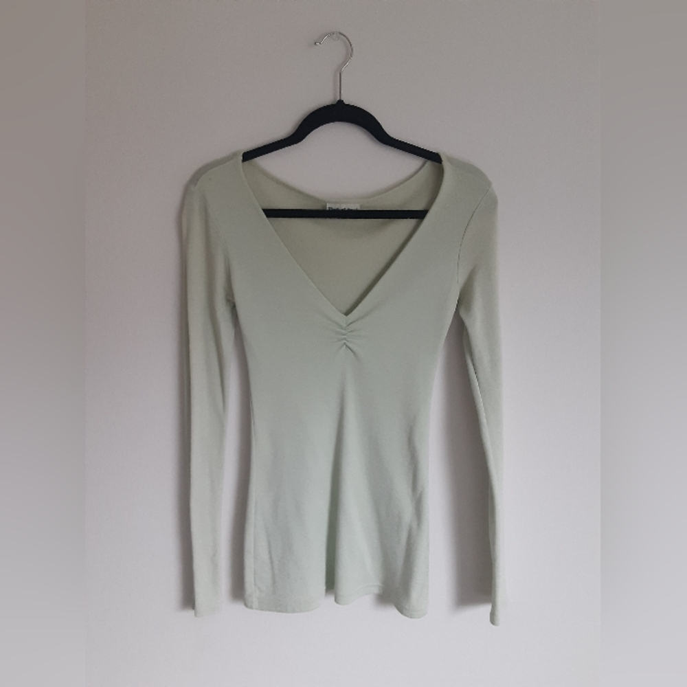 Long sleeve, light green